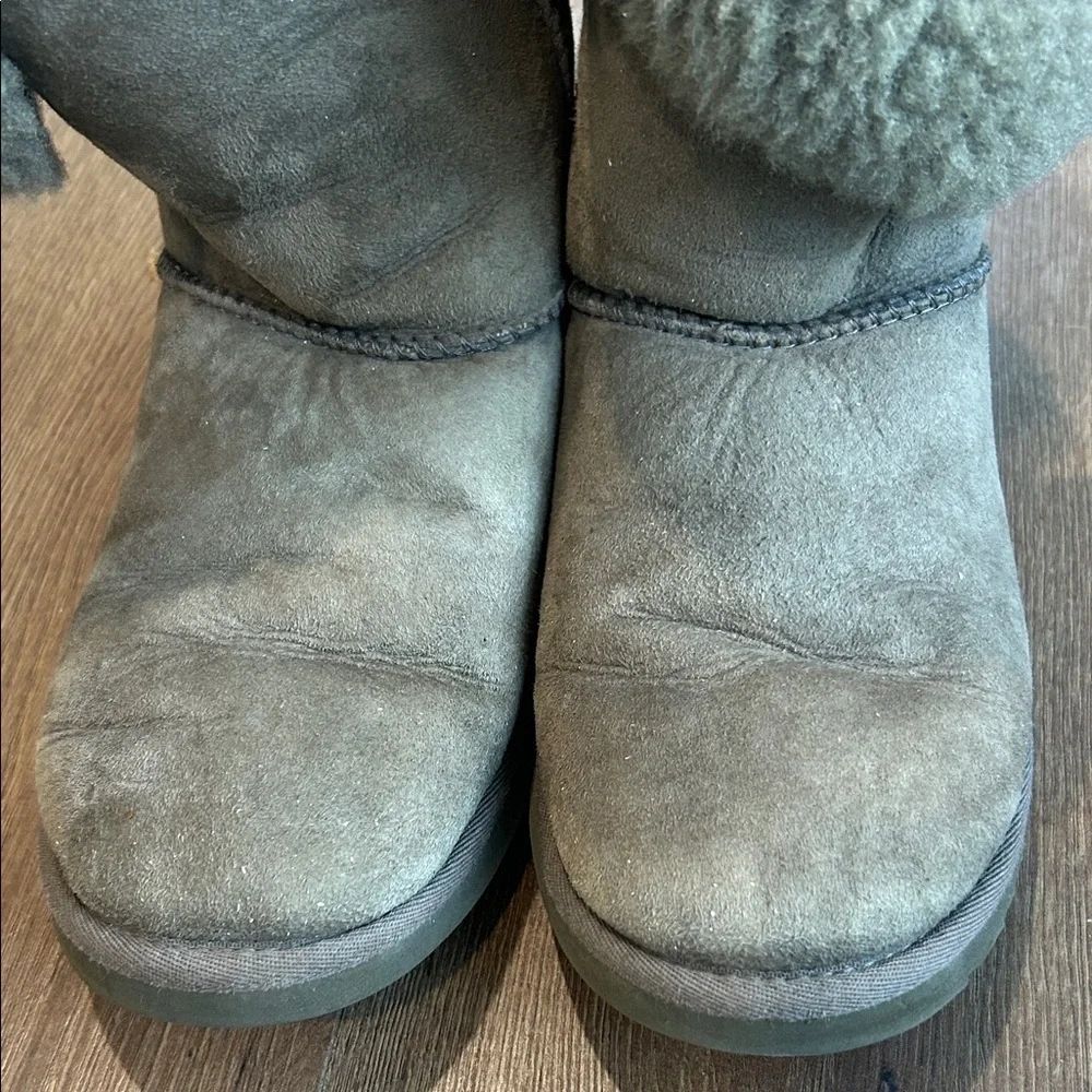 Ugg Boots Olive Green !! Size 7